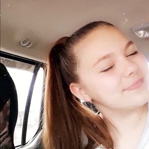 Meet your Posher, April